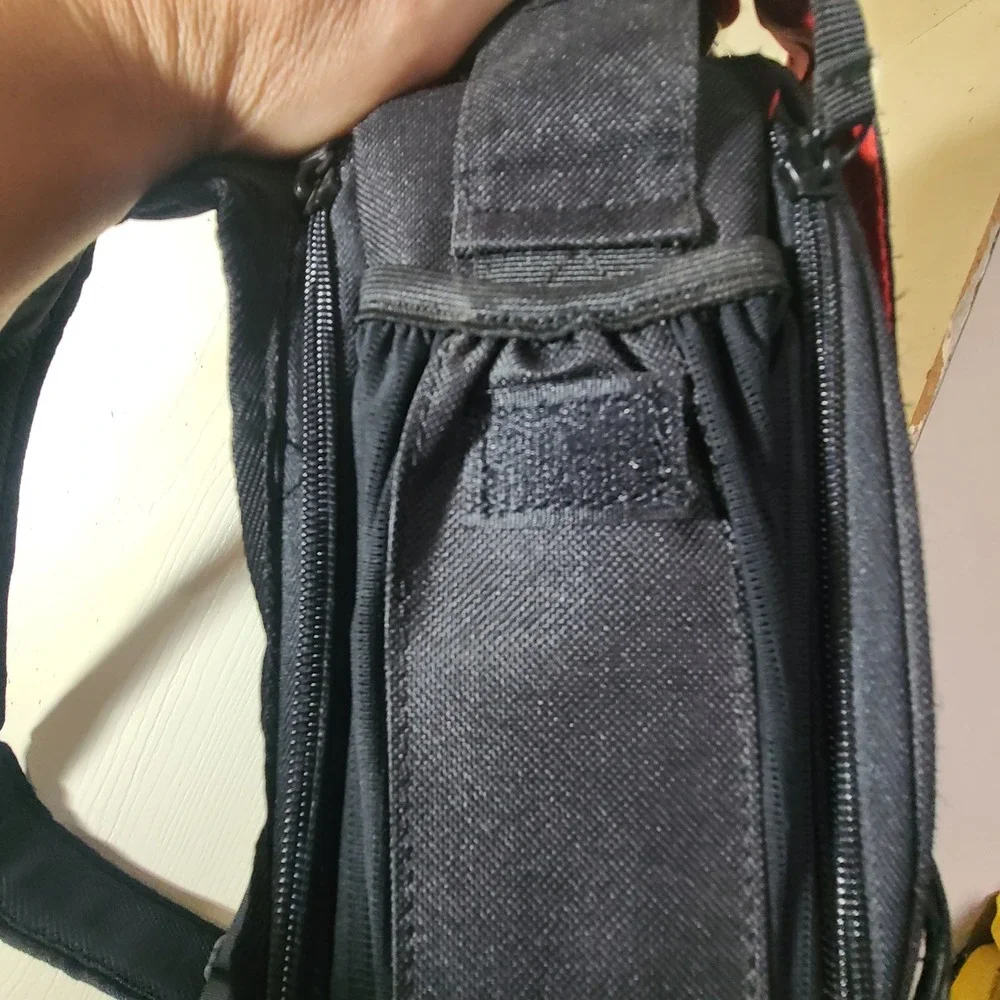 CADeN K1 Camera Sling Bag Black Padded DSLR/SLR Tripod Holder Photography Pack